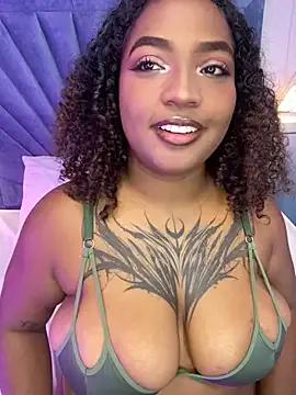 Cristal-Jonnes on StripChat