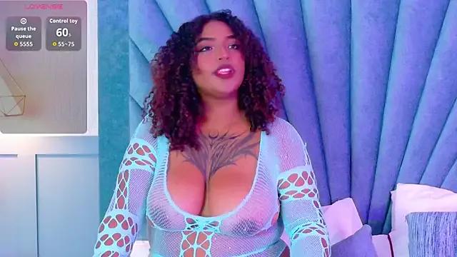 Cristal-Jonnes on StripChat