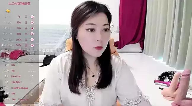 Crystal_Wings on StripChat