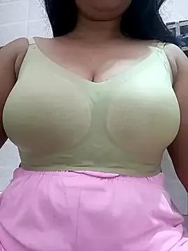 Freechat cute-mahek on StripChat