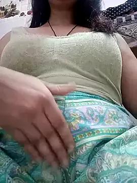 Freechat cute-mahek on StripChat