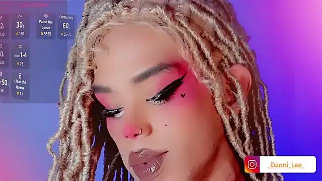 DanniLee_ on StripChat