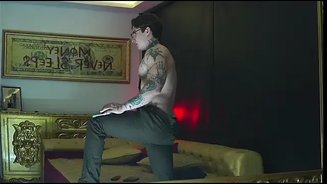 Offline dantecoppolaa_ on StripChat