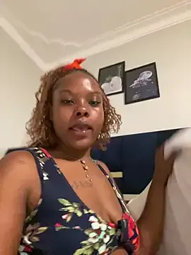 Dellah27 model from StripChat