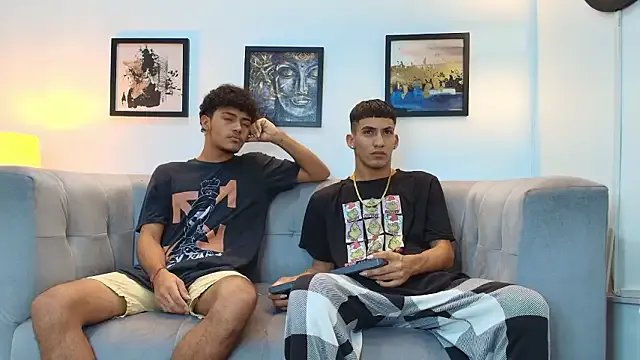 DIAMOND_BLACKS on StripChat