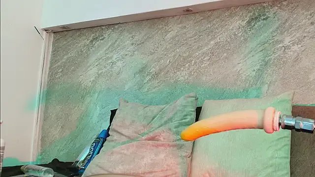 Dixie_grey1 on StripChat