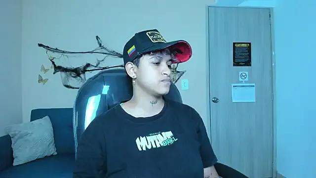 Freechat Dominick_jones on StripChat