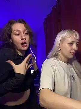 Dooubletroublee on StripChat 