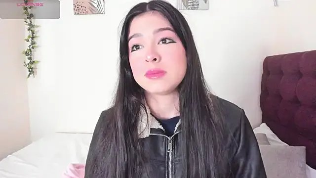 Dulcee_1 on StripChat