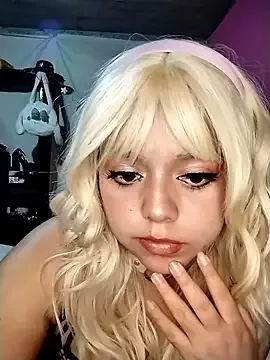 Offline elfo_del_infierno on StripChat