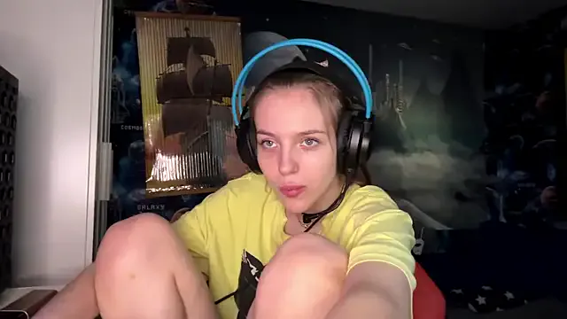 Freechat Elira_Breeze on StripChat