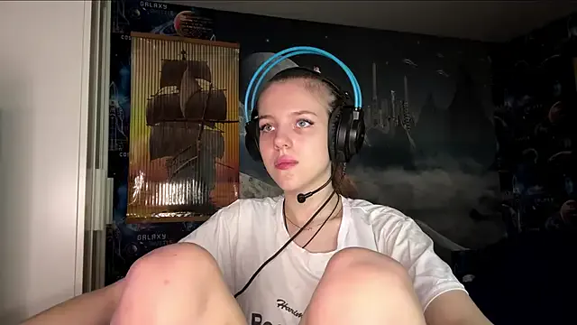 Freechat Elira_Breeze on StripChat