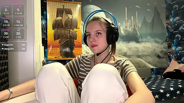 Freechat Elira_Breeze on StripChat