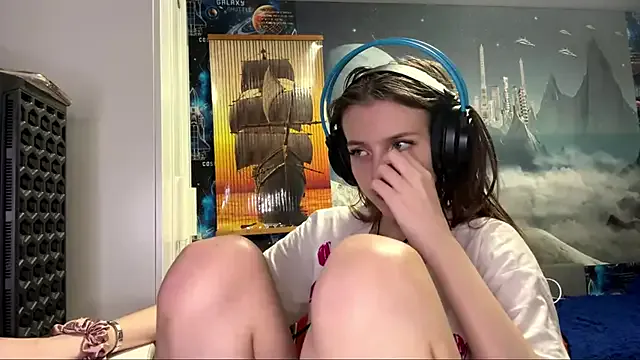 Freechat Elira_Breeze on StripChat