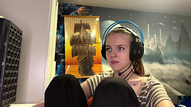 Freechat Elira_Breeze on StripChat