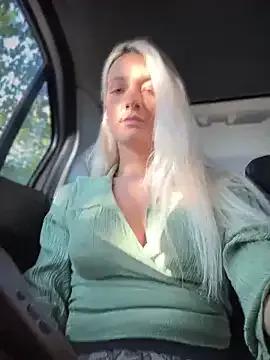 Freechat Ella_Charm on StripChat