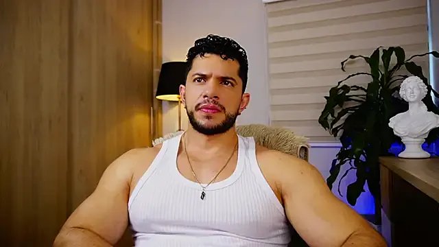 Erick_Thompsonx — Freechat on StripChat