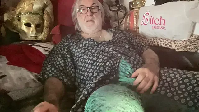 Offline EroticVenetian on StripChat