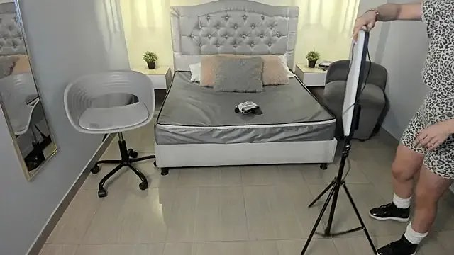 Freechat escarleth__ on StripChat