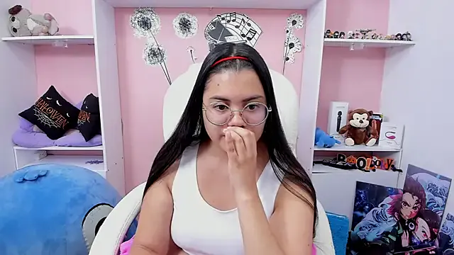 esmeralda112 on StripChat 