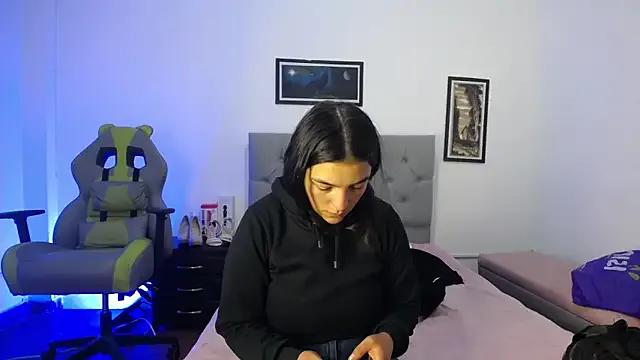 Freechat Esmeraldaa- on StripChat