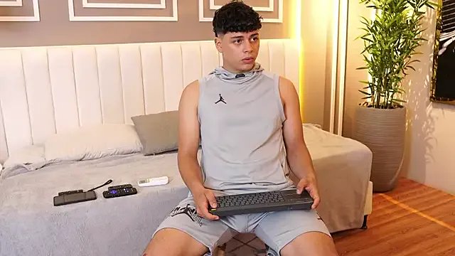 Ethan_occonor on StripChat