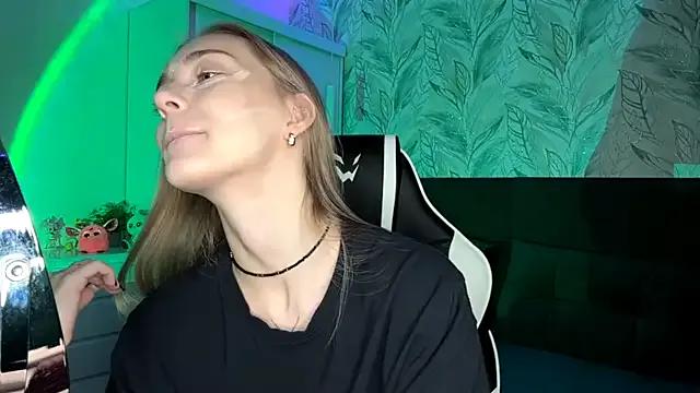 StripChat EvaPeace is Freechat EvaPeace — Shall I run my finger over my pussy?