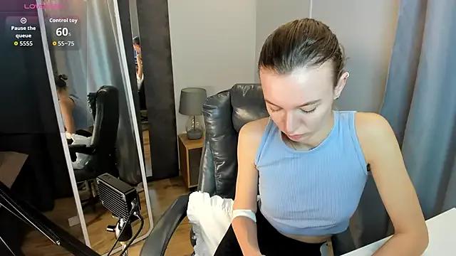 StripChat EvaToniz is Freechat EvaToniz — stand up and spin