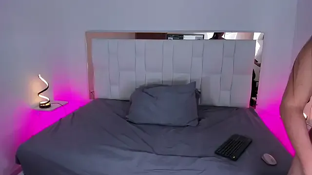 EvelynRouss's avatar