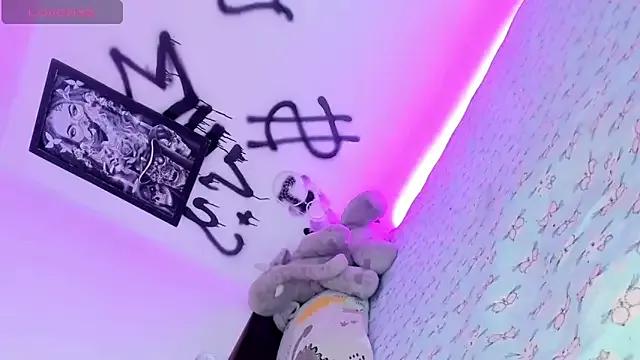 Freechat Flora_Minx on StripChat