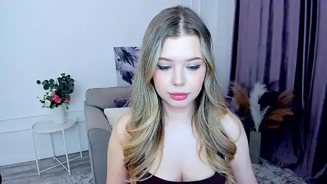 FollowLovee on StripChat 