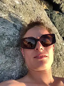 Freechat GoldenPussy1329 on StripChat