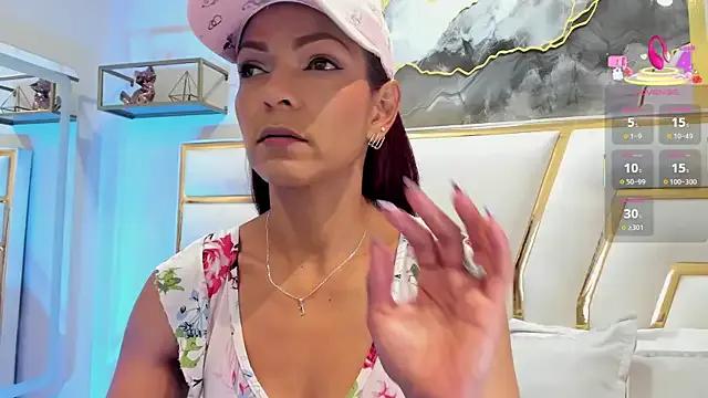 HannaPetit on StripChat 