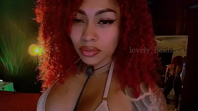 Freechat HeidiCox on StripChat