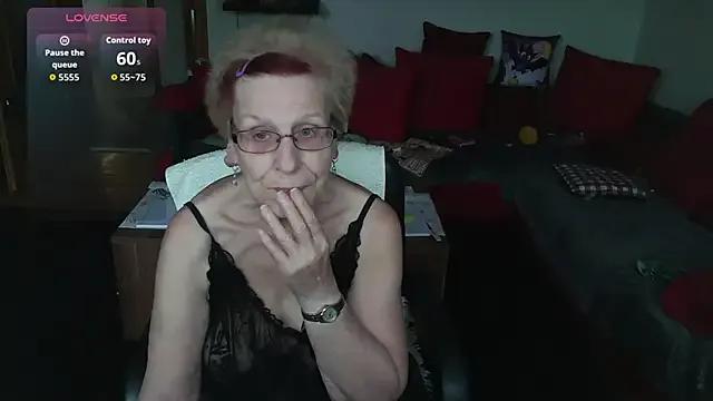 Freechat HeisseomaOriginal on StripChat