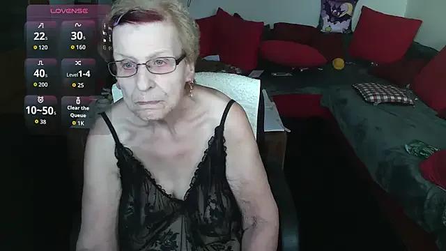 Freechat HeisseomaOriginal on StripChat