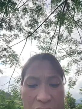 Group hi-hi-zz on StripChat