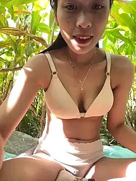 Group hi-hi-zz on StripChat