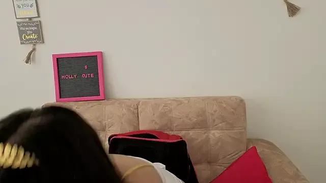hollycute__ on StripChat 