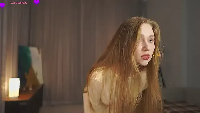 HollyOuk model from StripChat