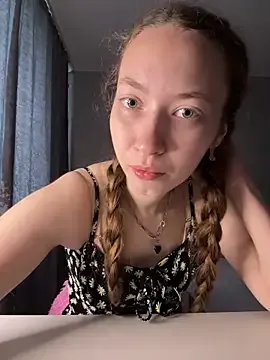 Freechat Holy_Poly on StripChat