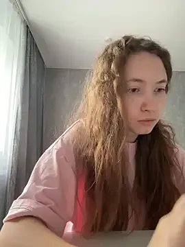 Freechat Holy_Poly on StripChat