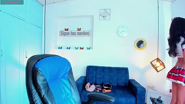 Freechat Hot_Darliing on StripChat