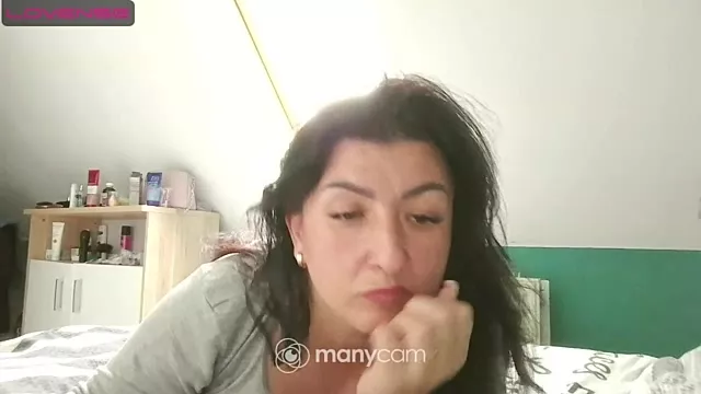 Freechat Hotangel75 on StripChat