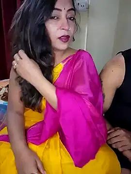 Hotbhabi305 on StripChat