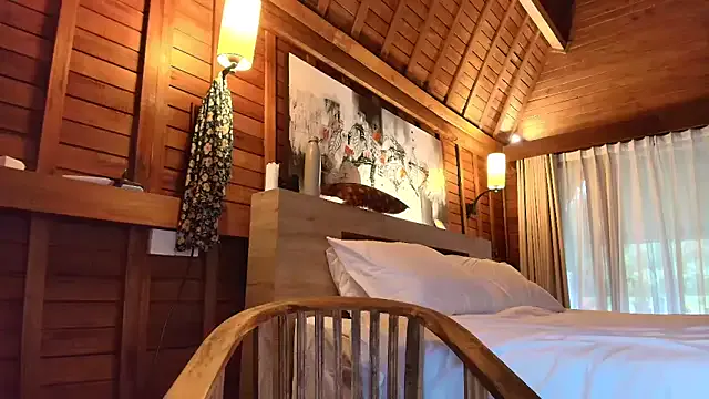 Offline Ida-Rose on StripChat