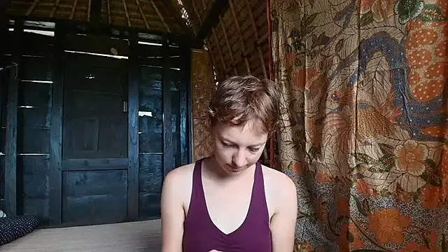 Offline Ida-Rose on StripChat