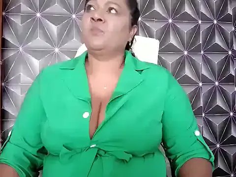 Freechat IndianDelia on StripChat