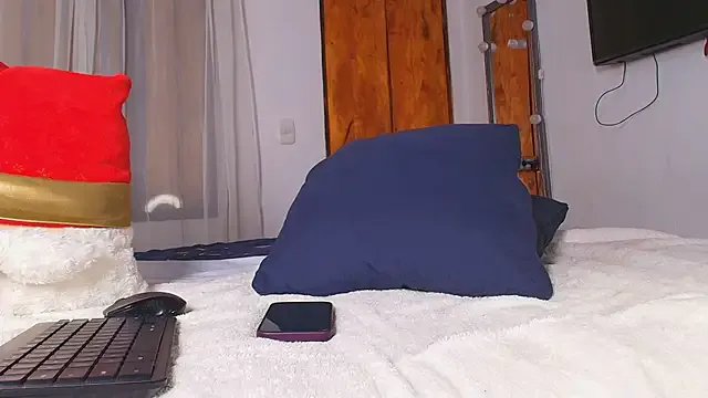 Freechat Isa_bonnet on StripChat