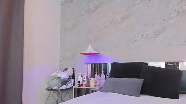 Offline jaidenn_ on StripChat